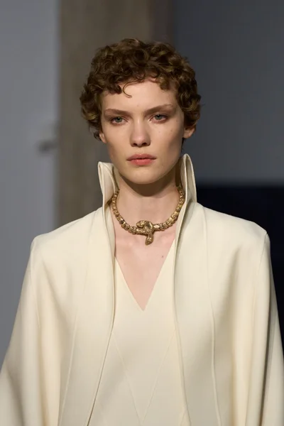 Look 35